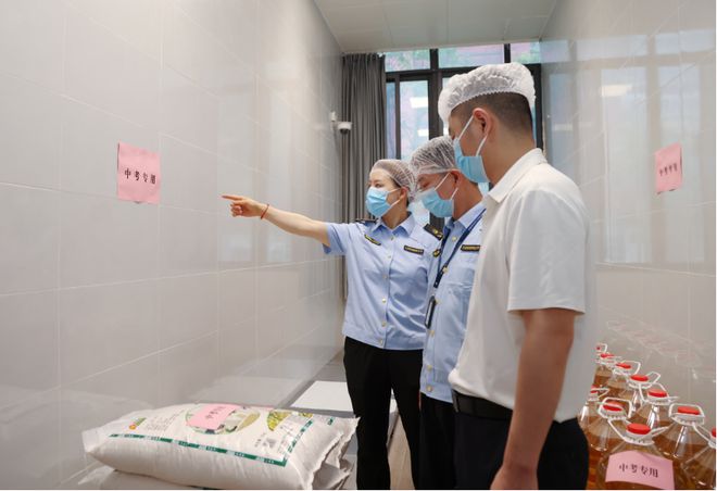 九游体育网站：护航中考、助梦远行！重庆高新区全力保障考生饮食安全