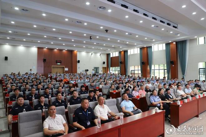 九游体育网站：娄底市纪委监委开展消防安全知识讲座和消防应急演练活动(图2)