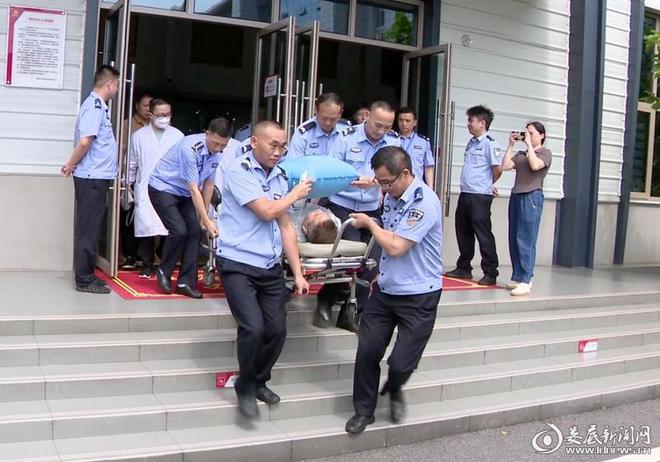 九游体育网站：娄底市纪委监委开展消防安全知识讲座和消防应急演练活动(图4)