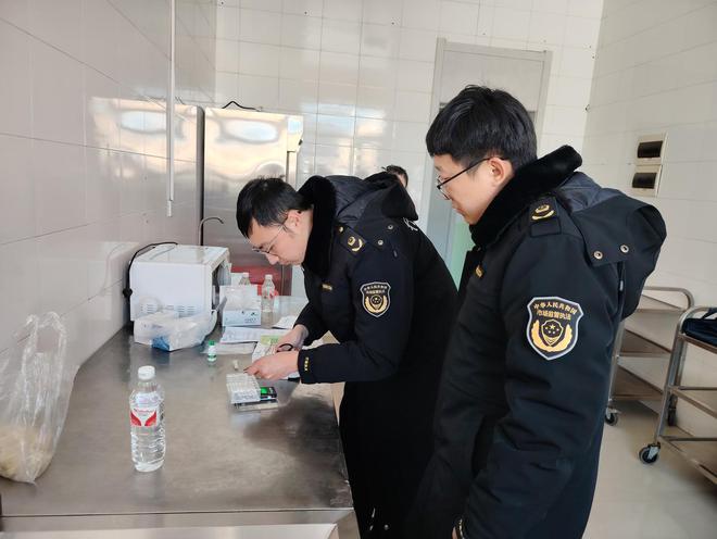 黑龙江省伊春市市场监管局友好分局上甘岭所开展春季校园及周边食品安全检查