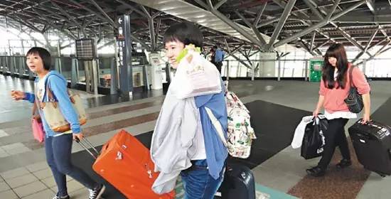 九游体育网站：您今年最后一次自考报考时间余额已不足还不抓紧了解自考的转考与免考是啥？(图2)