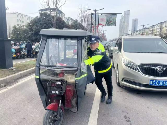洛宁公安“三个不放松”持续加强节后交通管理！(图4)
