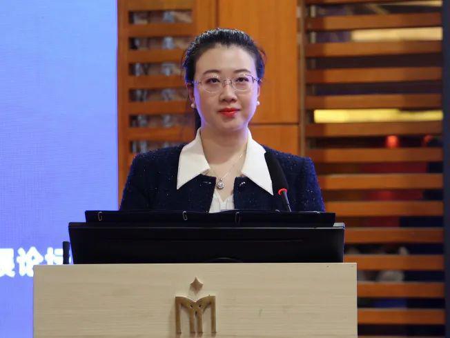 九游体育：第三届大连仲裁周系列活动之数智驱动·法仲护航——数据要素与人工智能赋能实体经济高质量发展论坛成功举办(图1)