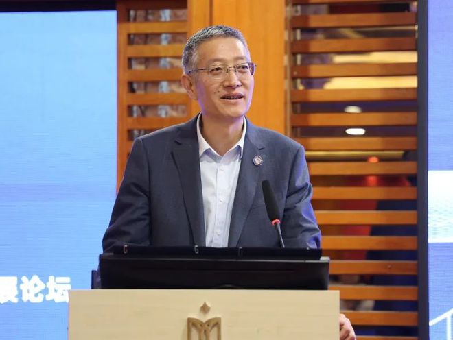 九游体育：第三届大连仲裁周系列活动之数智驱动·法仲护航——数据要素与人工智能赋能实体经济高质量发展论坛成功举办(图2)