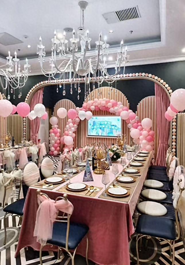 董璇为小酒窝庆9岁生日高云翔未露面去年曾被曝已再婚生女(图1)