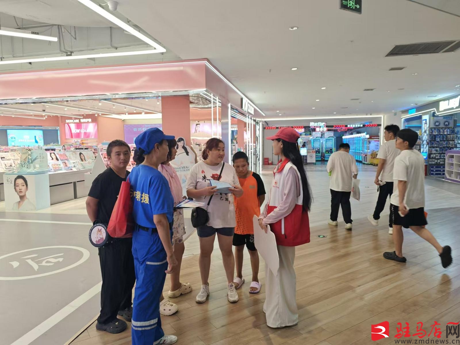 驻马店经济开发区天中救援队联合反诈中心开展反诈骗宣传活动(图2)