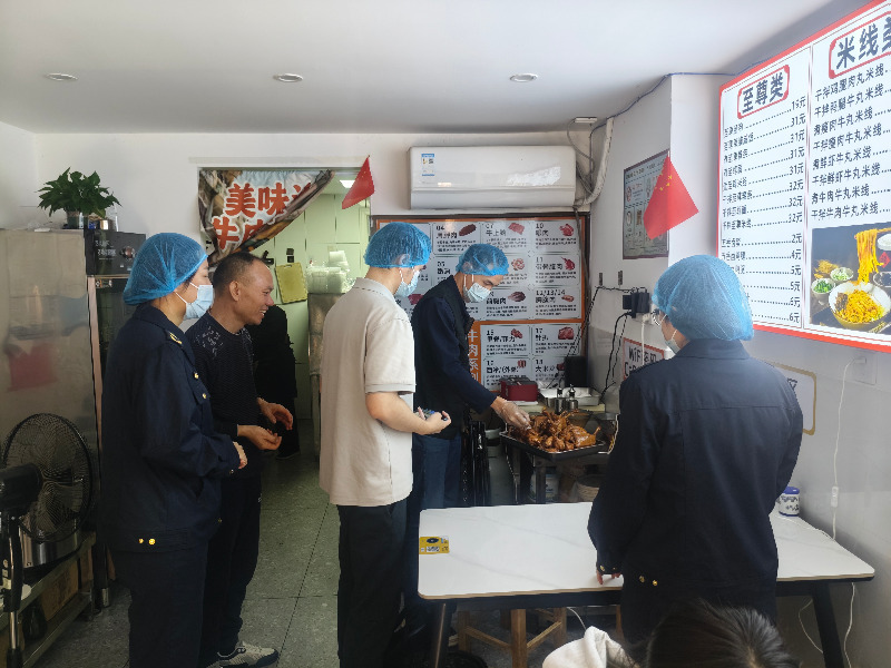 九游体育：芗城区市场监管局聚焦抽检赋能筑牢大学校园食品安全堡垒