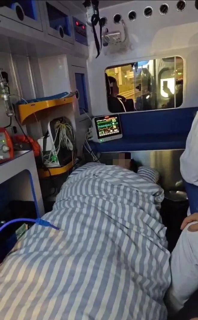 800公里收费28万元!“天价救护车”涉事医院被罚没87万元!还存在使用过期药超标收费等行为(图2)