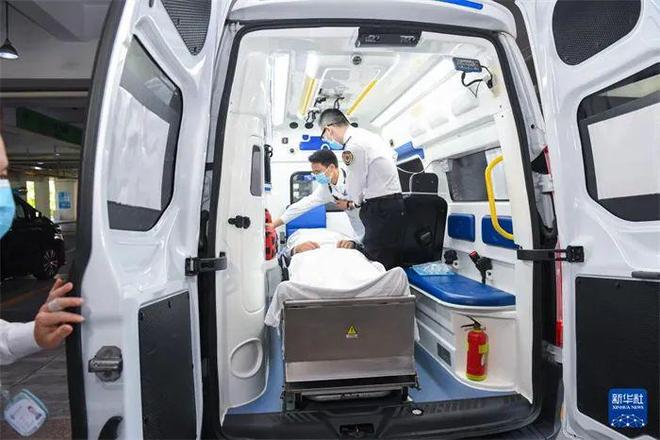 800公里收费28万元!“天价救护车”涉事医院被罚没87万元!还存在使用过期药超标收费等行为(图12)