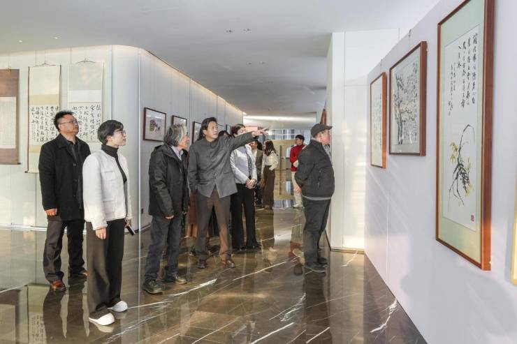 九游体育网站:滨海艺境岁启新章青岛滨海国际艺术中心肇啓暨丙午迎春书画展圆满开幕央企匠心筑就艺术人居新标杆(图5)