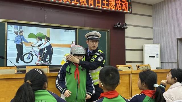 交警蜀黍进校园！这堂交通安全课太“上头”(图3)