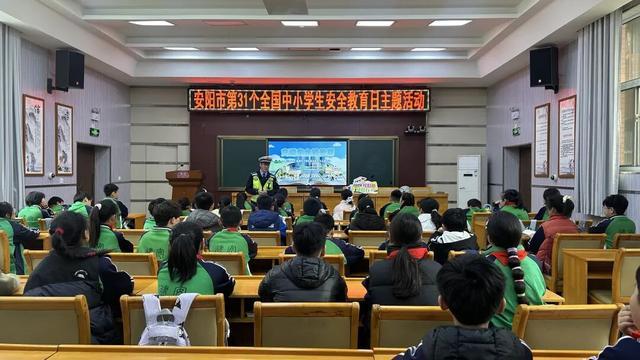 交警蜀黍进校园！这堂交通安全课太“上头”(图1)